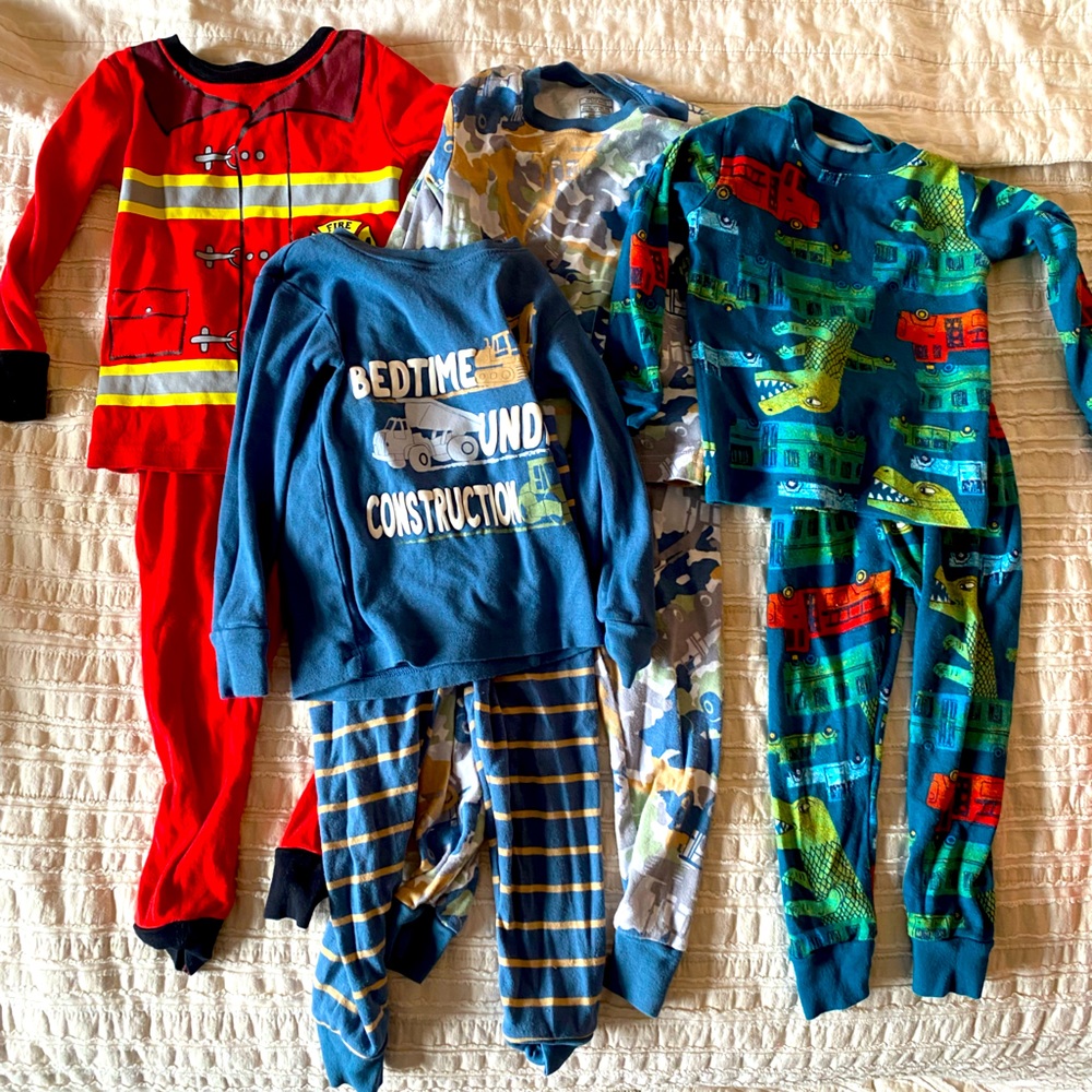Toddler boys 2T pajamas